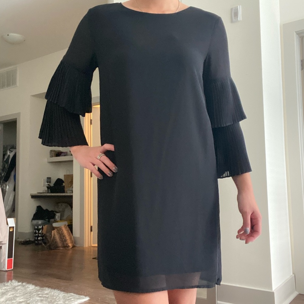 Black chiffon flowy sleeve shift dress - S